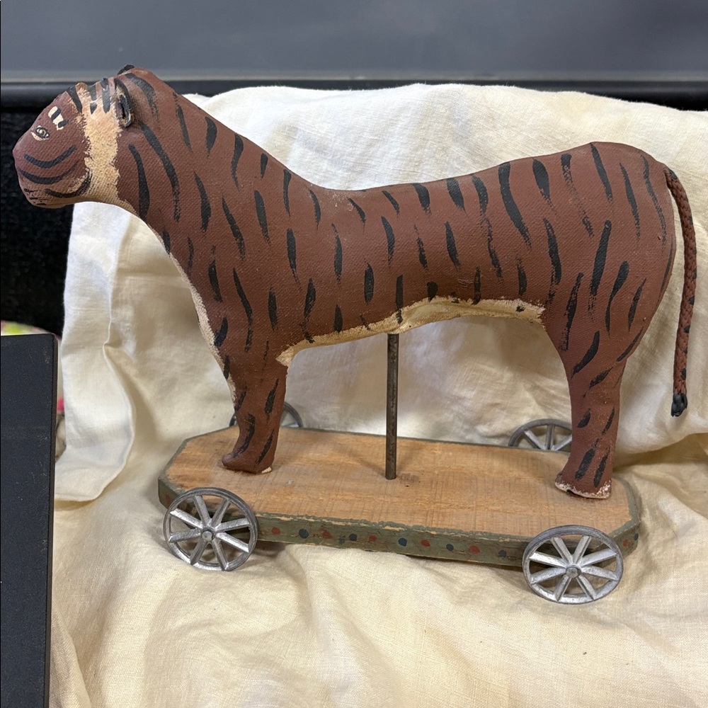 Circus Themed Decor. Barnum’s Animal Cracker Tin and Hand painted Tiger pull toy - Picture 3 of 3